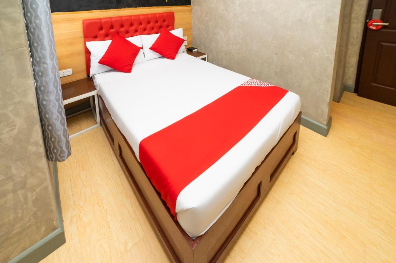 Oyo 471 Edilberto'S Bed And Breakfast Tagum Ngoại thất bức ảnh
